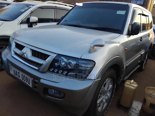 Mitsubishi Pajero 2005 Silver