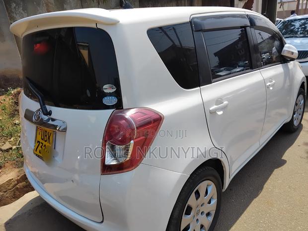 Toyota Ractis 2010 White