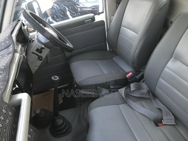 Toyota Hilux 2025 White