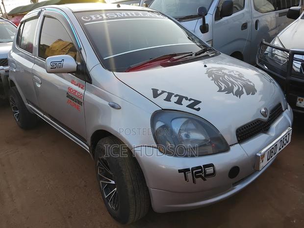 Toyota Vitz 2003 Silver
