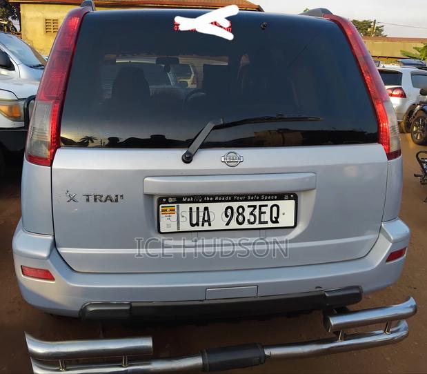 Nissan X-Trail 2003 Gray