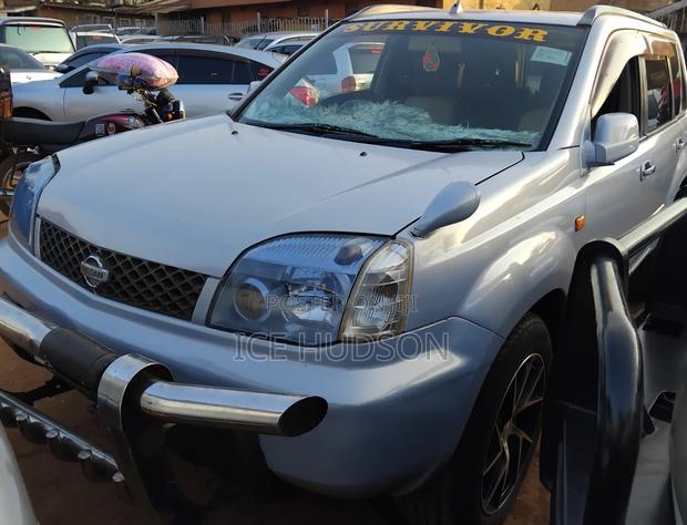 Nissan X-Trail 2003 Gray