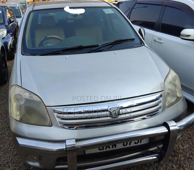 Toyota Raum 2006 Gray
