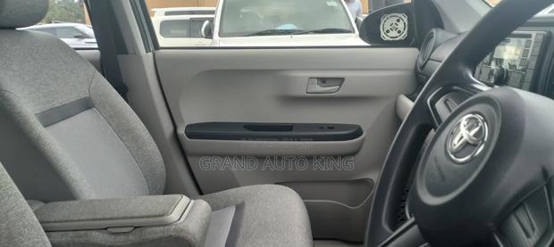 Toyota Passo 2018 Silver