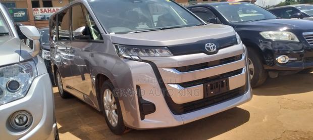 Toyota Noah 2020 Silver