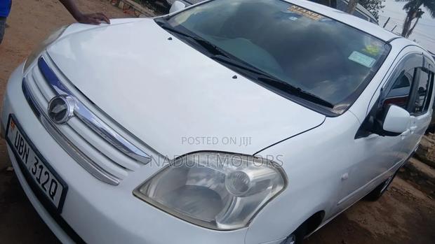 Toyota Raum 2010 White