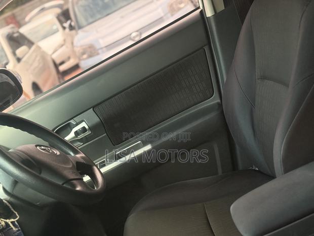 Toyota Corolla Rumion Hatchback 1.5 FWD 2011 White