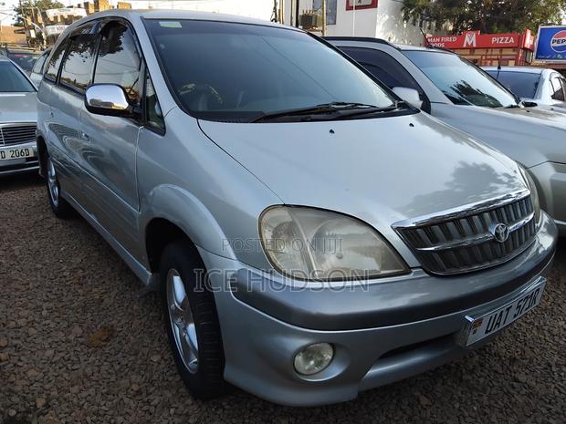 Toyota Nadia 2002 Gray