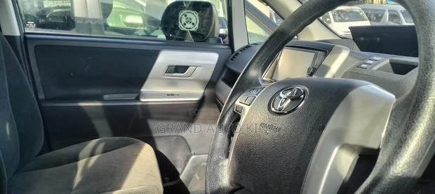 Toyota Noah 2013 Black