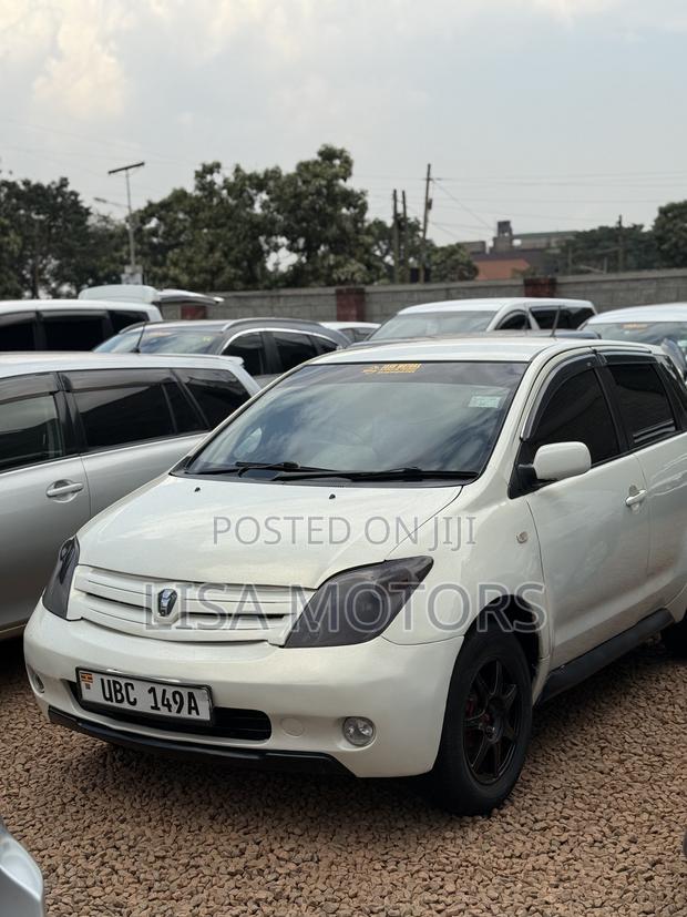 Toyota IST 2005 White