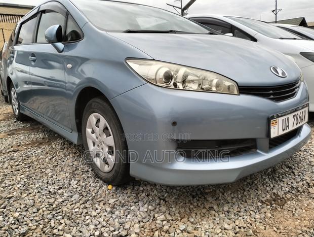 Toyota Wish 2012 Blue