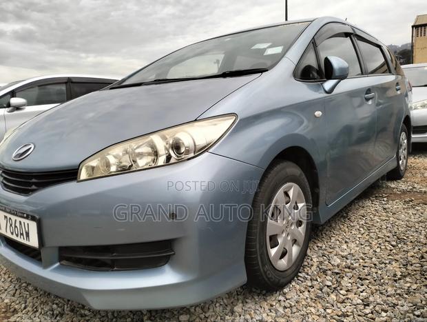 Toyota Wish 2012 Blue