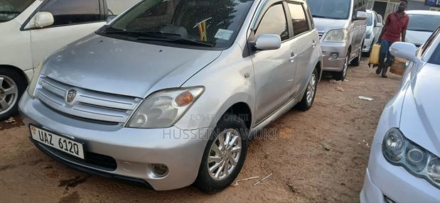 Toyota IST 2005 Silver