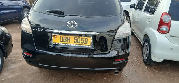 Toyota Ipsum 2009 Black