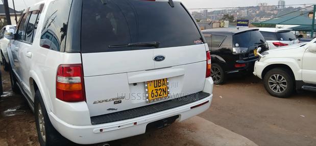 Ford Explorer 2006 White