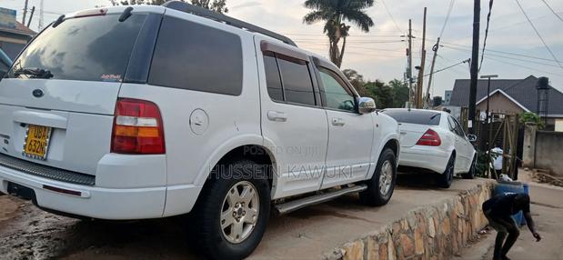 Ford Explorer 2006 White
