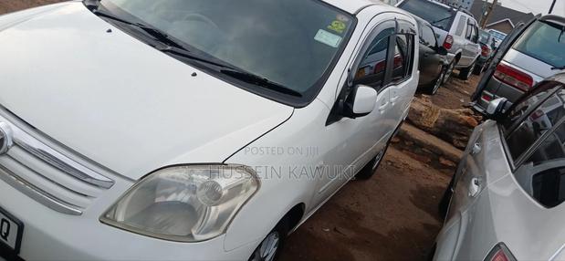 Toyota Raum 2005 White