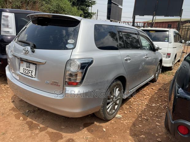 Toyota Corolla Fielder 2010 Silver