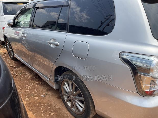 Toyota Corolla Fielder 2010 Silver