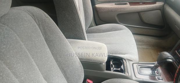 Toyota Mark II 2000 Gray
