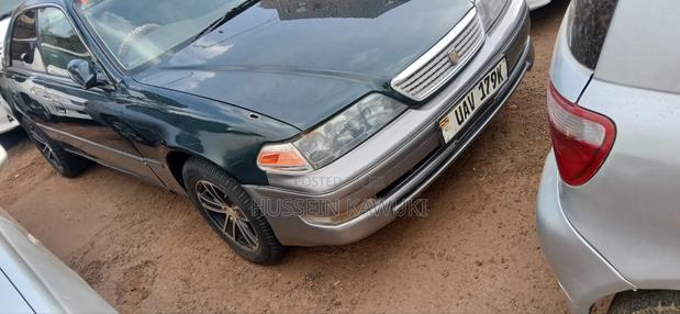 Toyota Mark II 2000 Gray
