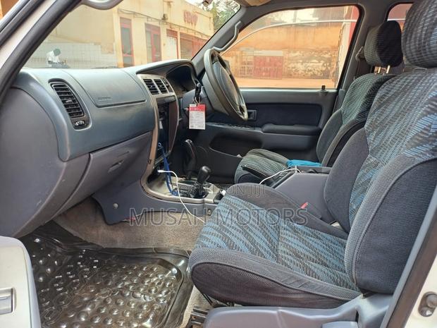 Toyota Hilux Surf 2.7 SSR 2005 White