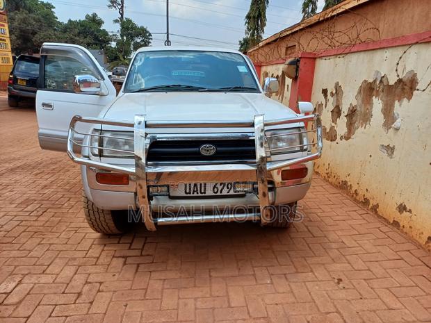 Toyota Hilux Surf 2.7 SSR 2005 White