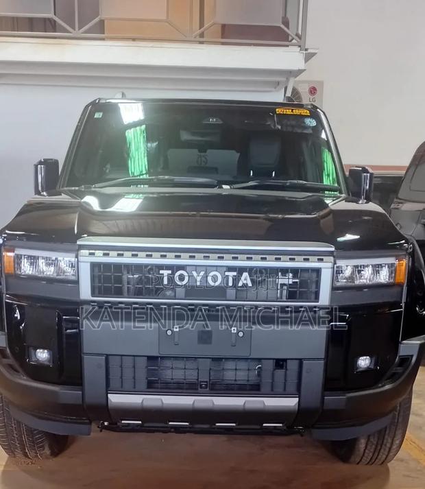 Toyota Land Cruiser Prado 2022 Black