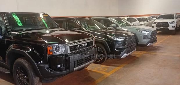 Toyota Land Cruiser Prado 2022 Black