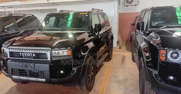 Toyota Land Cruiser Prado 2022 Black