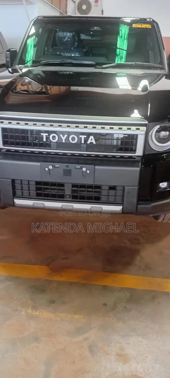 Toyota Land Cruiser Prado 2022 Black
