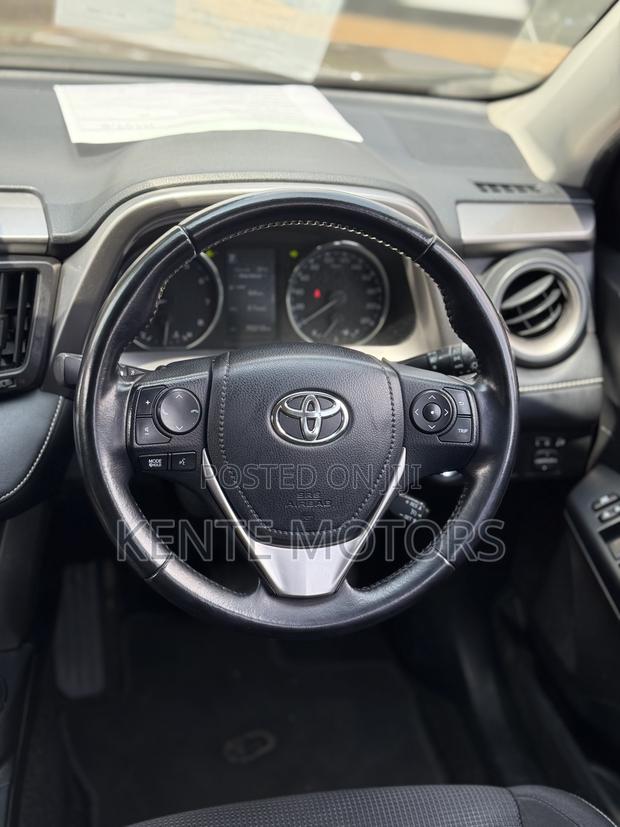 Toyota RAV4 Adventure 4dr SUV (2.5L 4cyl 6A) 2018 Blue