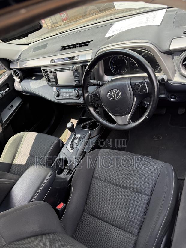Toyota RAV4 Adventure 4dr SUV (2.5L 4cyl 6A) 2018 Blue