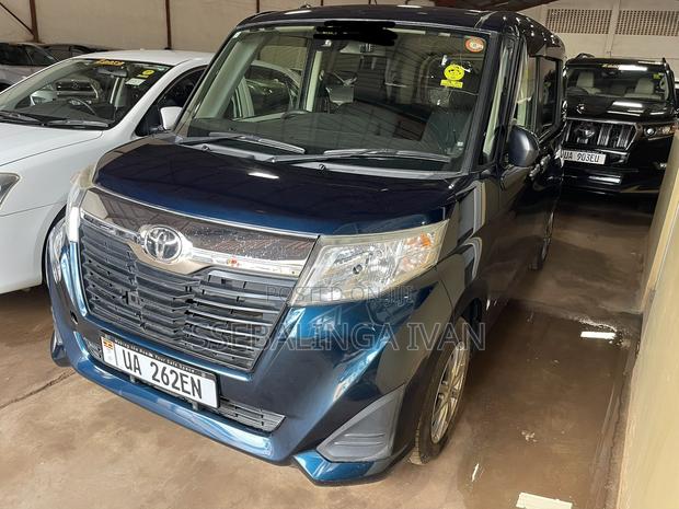 Toyota Roomy 2017 Green