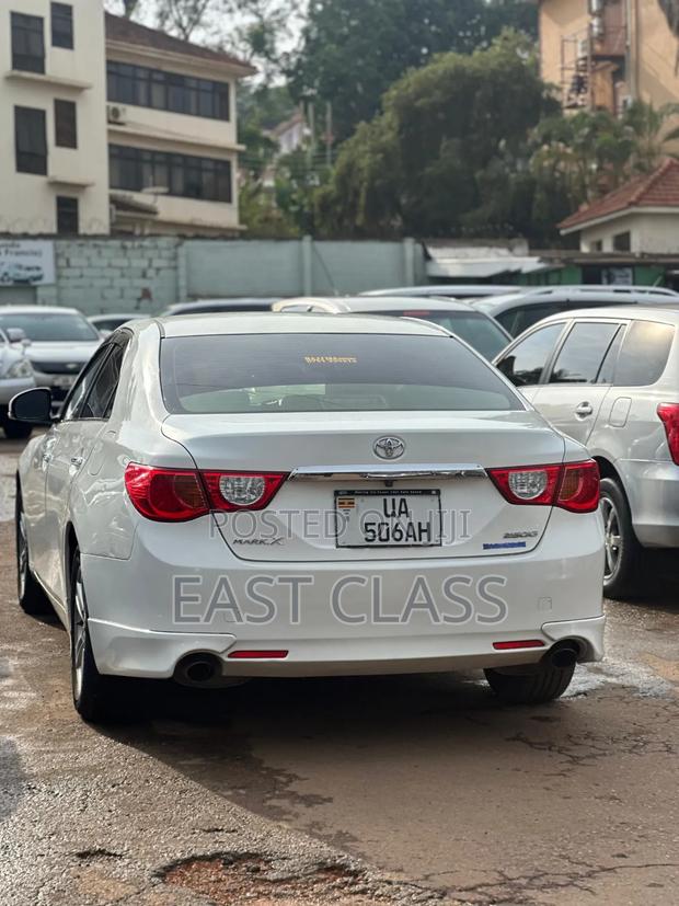 Toyota Mark X 2011 Silver
