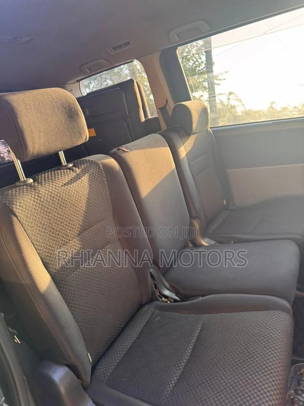 Toyota Noah 2010 Black