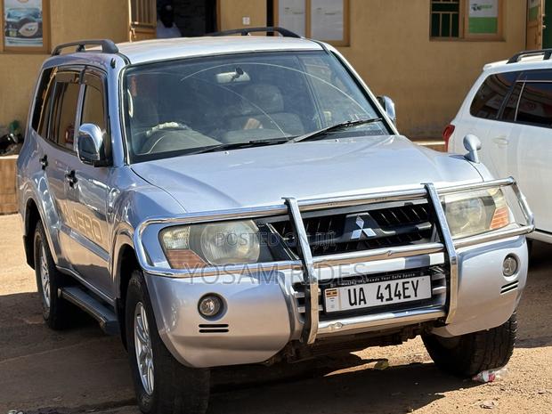Mitsubishi Pajero 2.5 TD Classic 2008 Silver