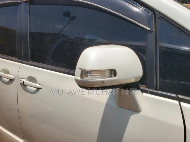 Toyota Noah 2010 White