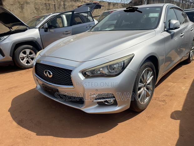 Nissan Skyline 2016 Silver