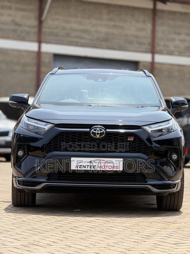 Toyota RAV4 Limited 2025 White