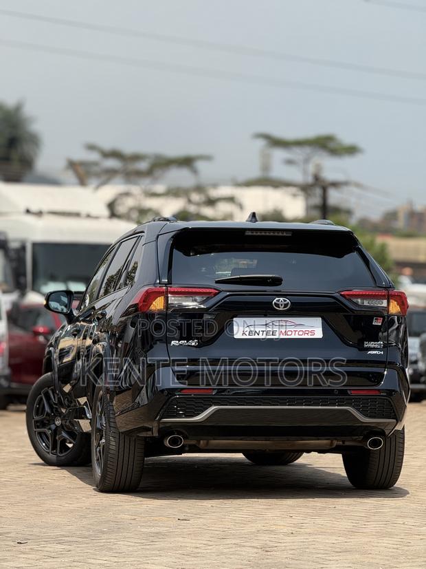 Toyota RAV4 Limited 2025 White