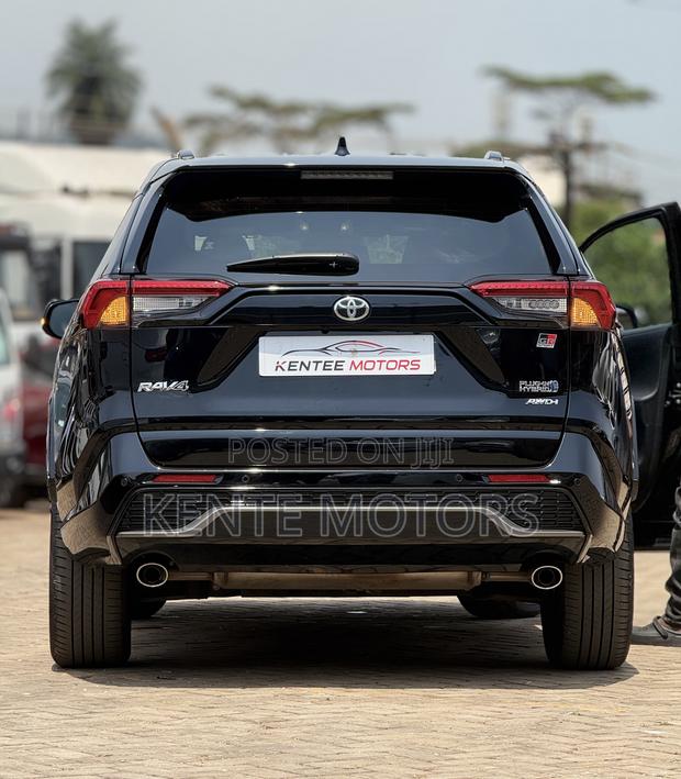 Toyota RAV4 Limited 2025 White