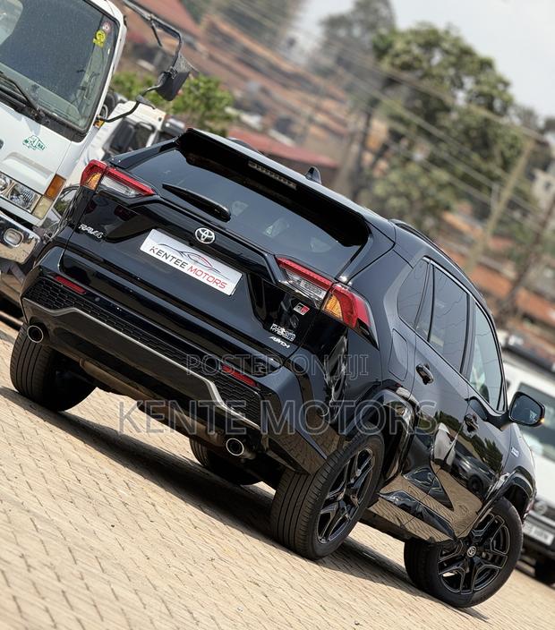 Toyota RAV4 Limited 2025 White