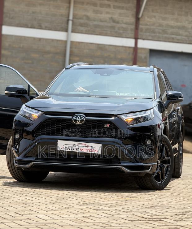 Toyota RAV4 Limited 2025 White