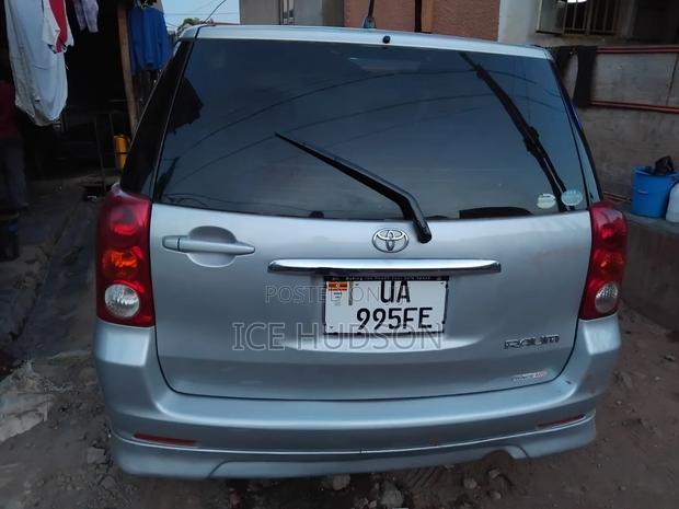 Toyota Raum 2006 Silver