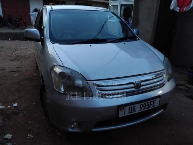 Toyota Raum 2006 Silver