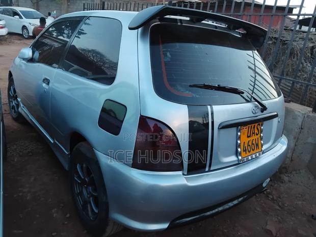 Toyota Starlet 2002 Silver