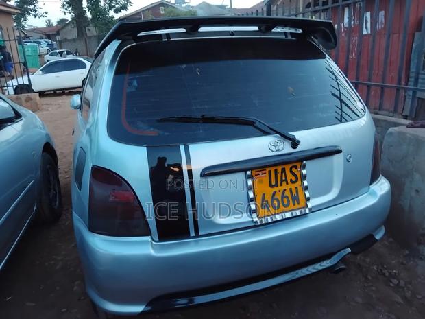 Toyota Starlet 2002 Silver