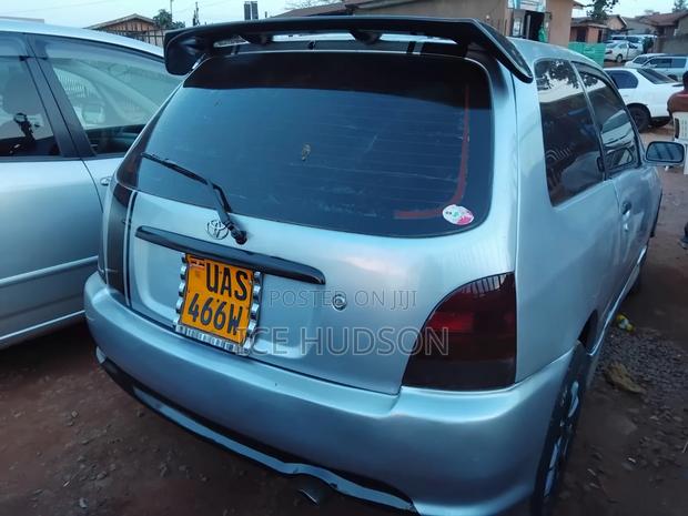 Toyota Starlet 2002 Silver