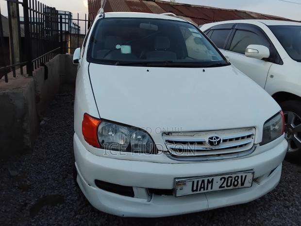 Toyota Ipsum 1999 White